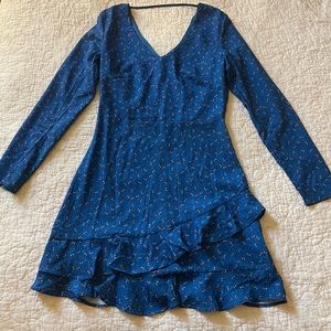 Cute blue dress with flower details